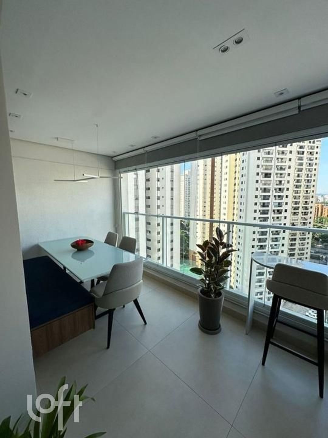 Apartamento à venda com 2 quartos, 69m² - Foto 2