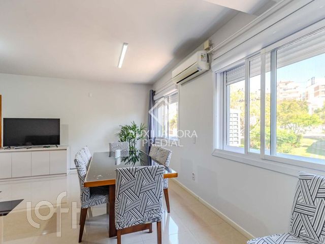 Casa com 379m², 4 dormitórios, 2 suítes, 5 vagas, Chácara das Pedras em Porto Alegre