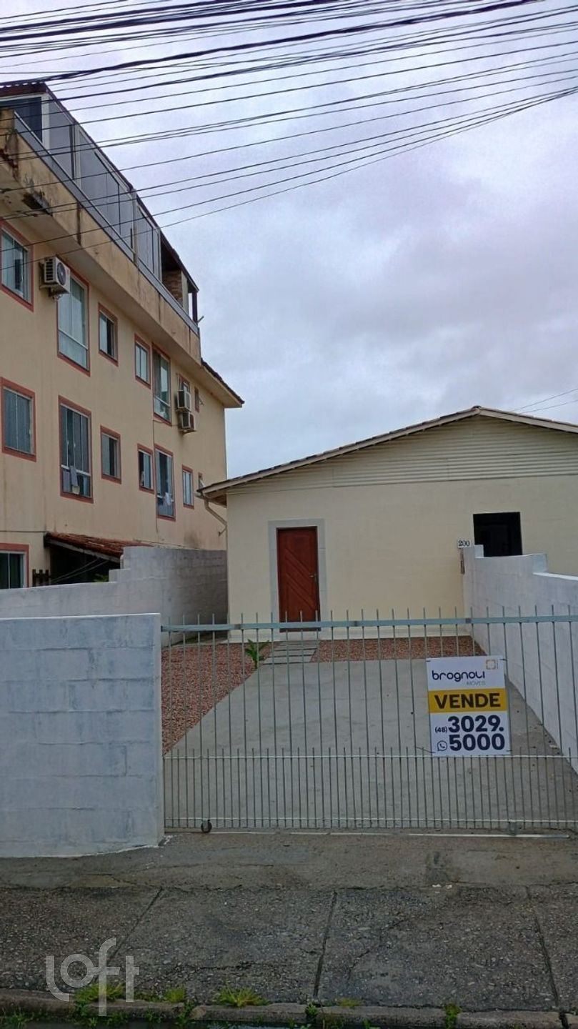 Casa à venda em Ingleses com 75 m², 2 quartos, 1 suíte, 2 vagas