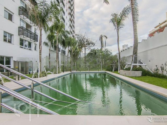 Apartamento com 60m², 2 dormitórios, 1 suíte, 1 vaga, Menino Deus em Porto Alegre