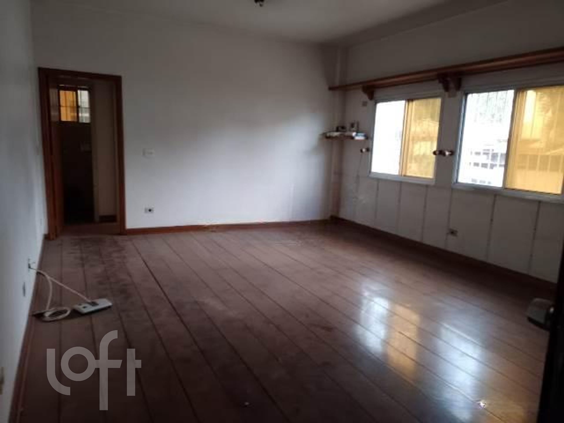 Casa à venda com 6 quartos, 280m² - Foto 2