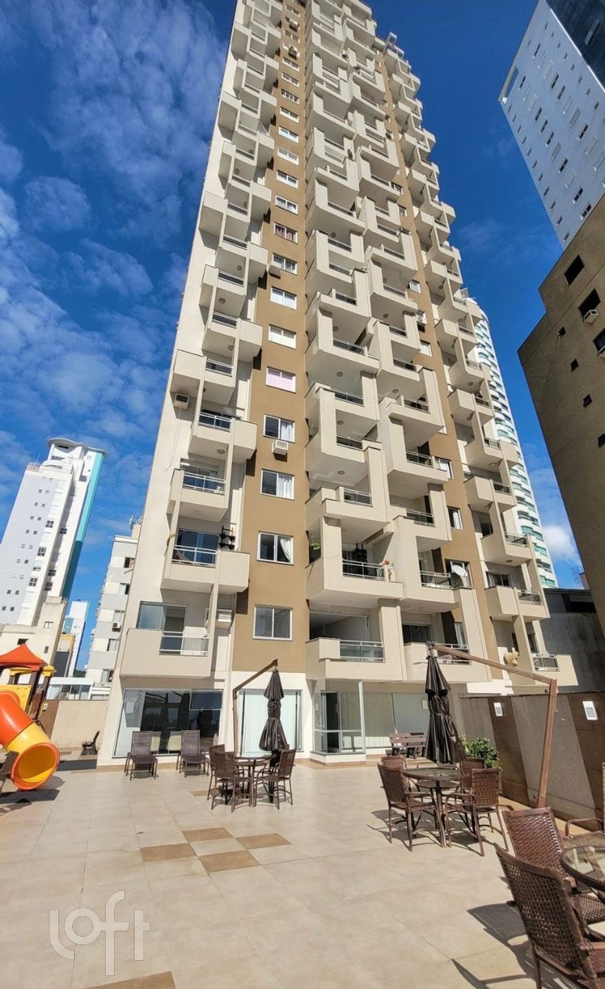 Apartamento à venda em Barra Sul com 103 m², 2 quartos, 1 suíte, 1 vaga