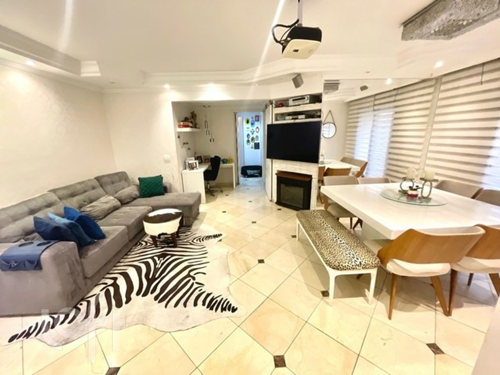 Apartamento à venda com 3 quartos, 96m² - Foto 2