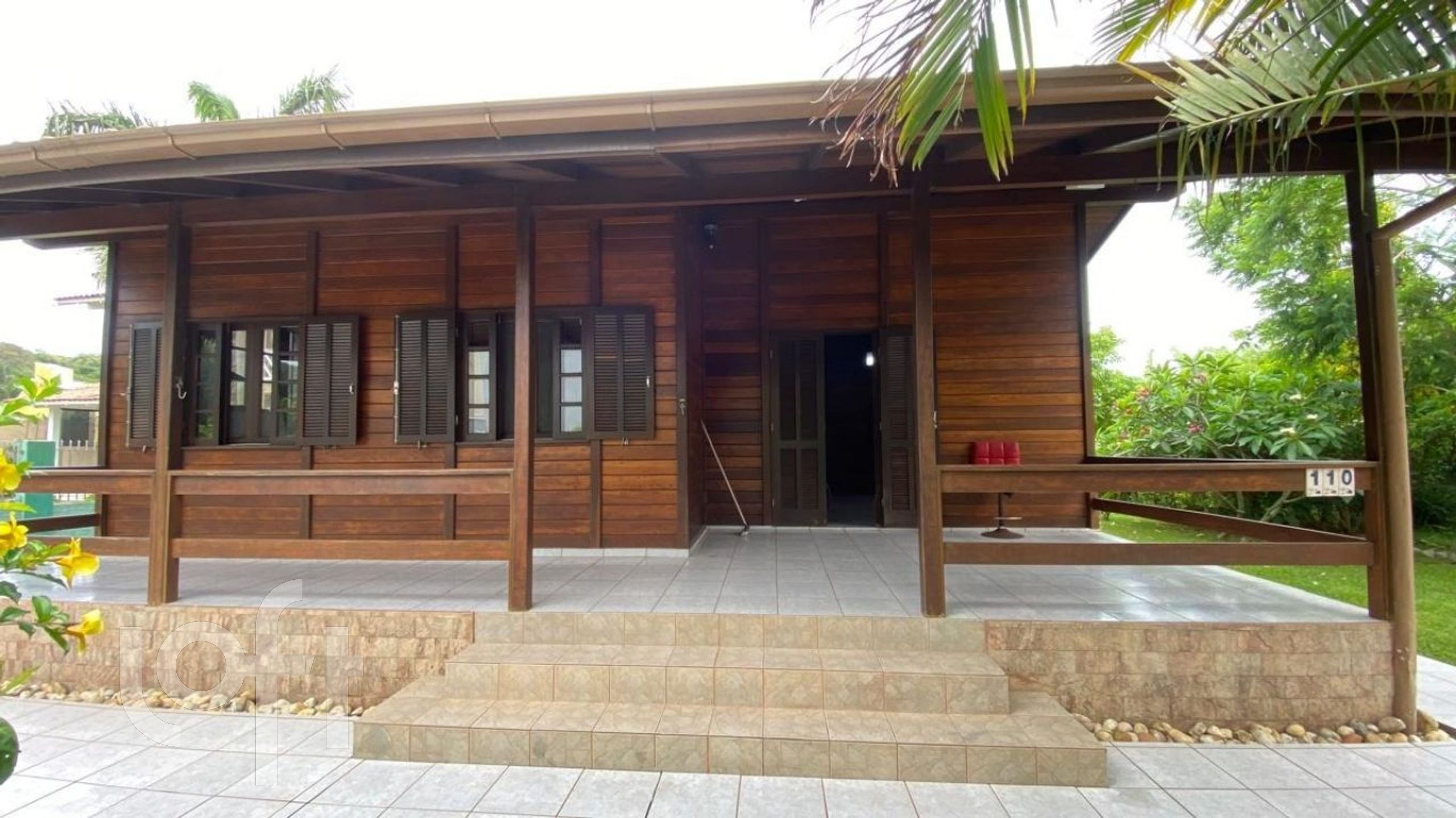 Casa à venda em Santinho com 80 m², 3 quartos, 1 suíte, 3 vagas