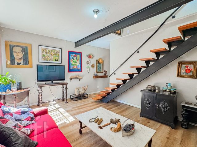 Apartamento com 136m², 3 dormitórios, 1 suíte, 1 vaga, Auxiliadora em Porto Alegre