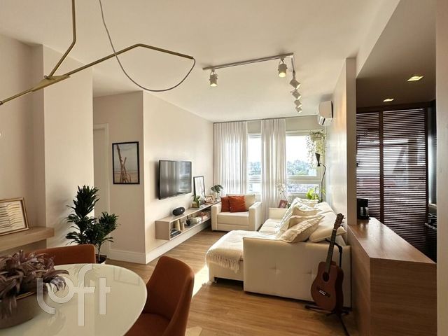 Apartamento com 64m², 2 dormitórios, 1 suíte, 1 vaga, São João em Porto Alegre