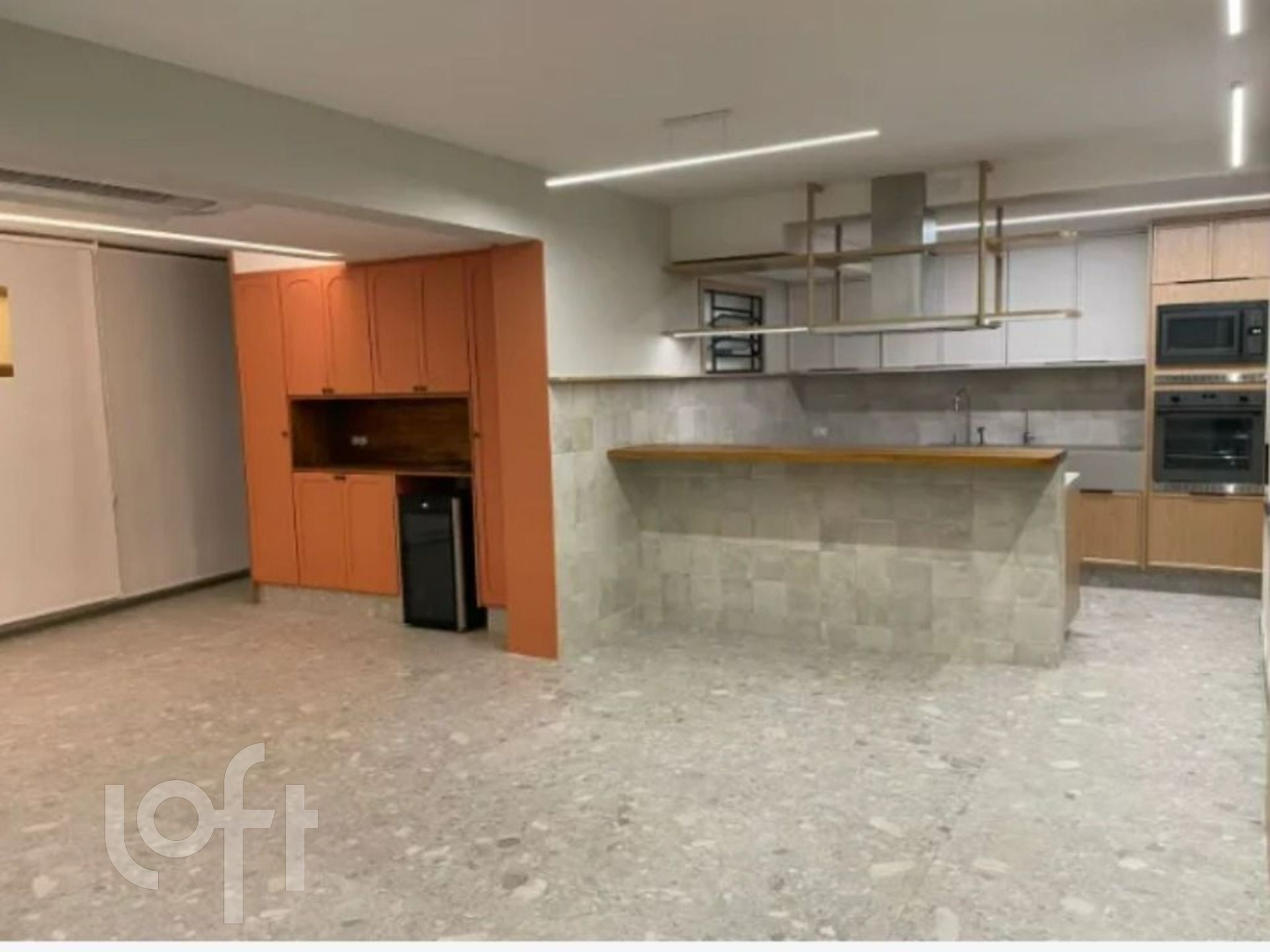 Apartamento à venda com 3 quartos, 131m² - Foto 1