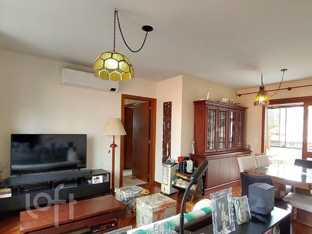 Apartamento com 110m², 3 dormitórios, 1 suíte, 2 vagas, Petrópolis em Porto Alegre