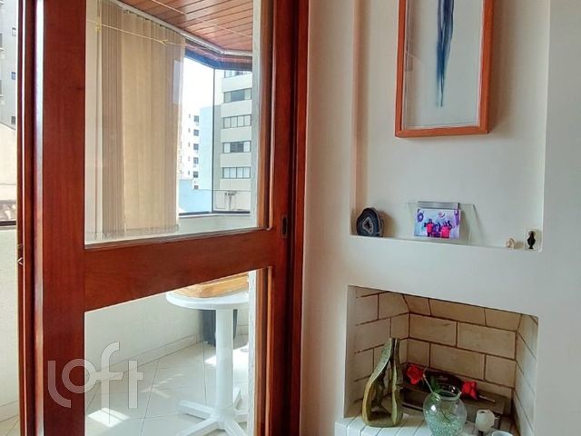 Apartamento com 110m², 3 dormitórios, 1 suíte, 2 vagas, Petrópolis em Porto Alegre