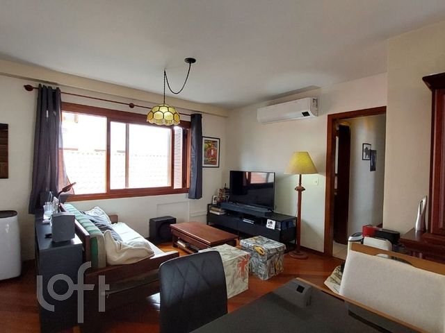 Apartamento com 110m², 3 dormitórios, 1 suíte, 2 vagas, Petrópolis em Porto Alegre