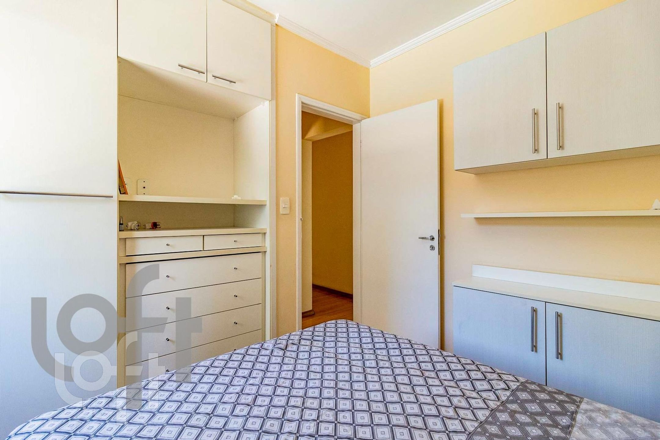 Apartamento à venda com 2 quartos, 60m² - Foto 2