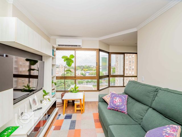 Apartamento com 89m², 3 dormitórios, 1 suíte, 2 vagas, Vila Ipiranga em Porto Alegre