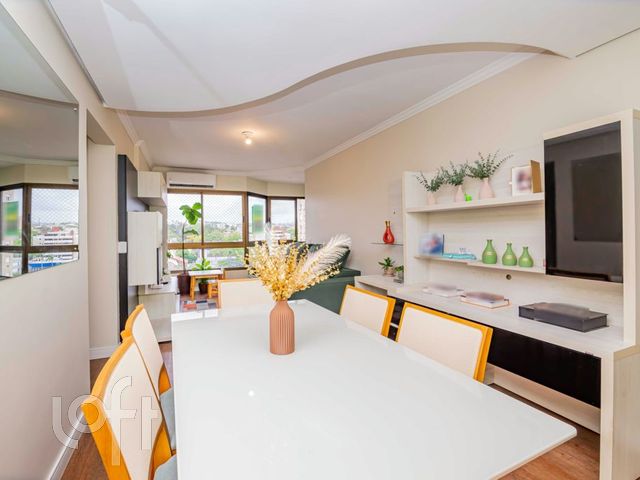 Apartamento com 89m², 3 dormitórios, 1 suíte, 2 vagas, Vila Ipiranga em Porto Alegre