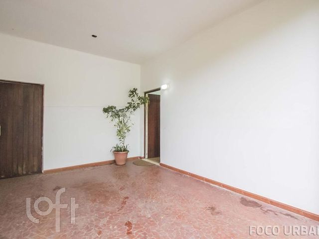 Casa com 380m², 3 dormitórios, 3 vagas, Menino Deus em Porto Alegre