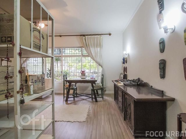 Casa com 380m², 3 dormitórios, 3 vagas, Menino Deus em Porto Alegre