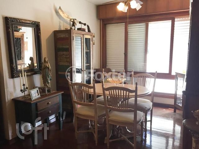 Apartamento com 77m², 2 dormitórios, 2 vagas, Auxiliadora em Porto Alegre