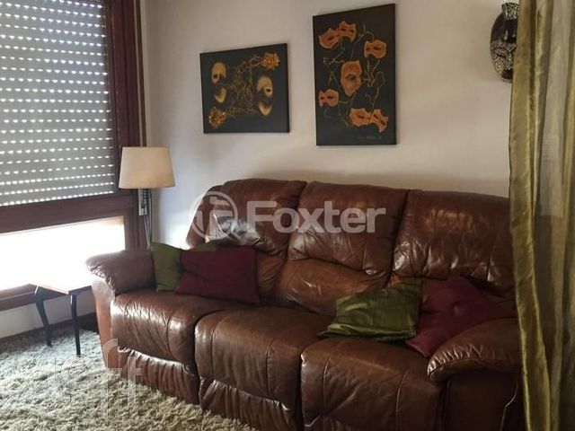 Apartamento com 77m², 2 dormitórios, 2 vagas, Auxiliadora em Porto Alegre