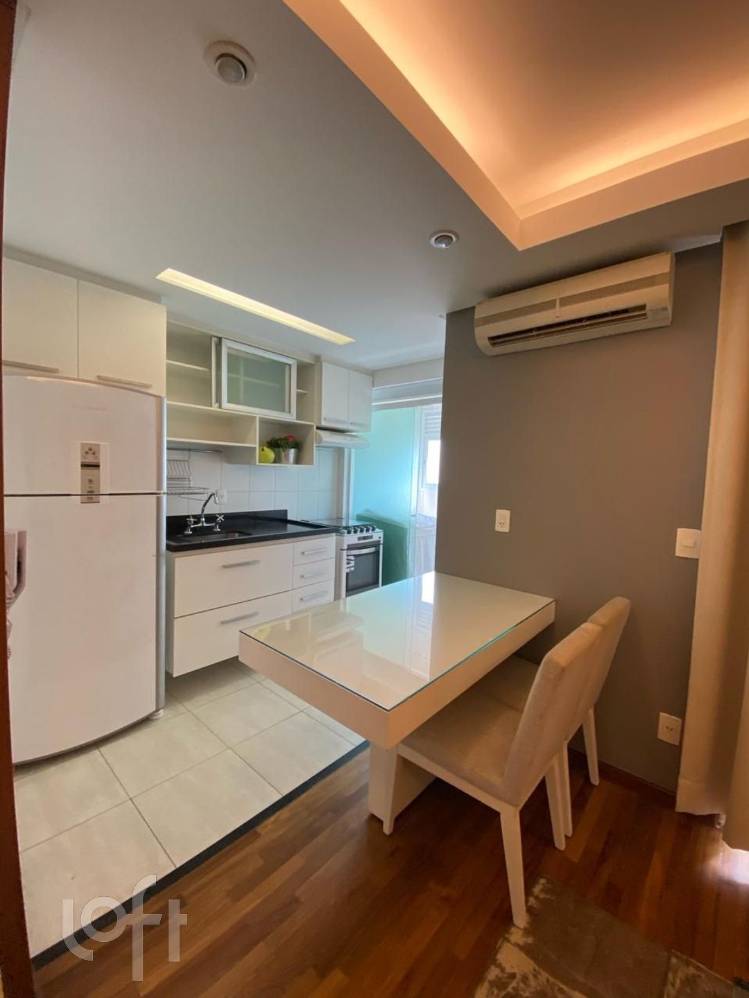 Apartamento à venda com 1 quarto, 70m² - Foto 2