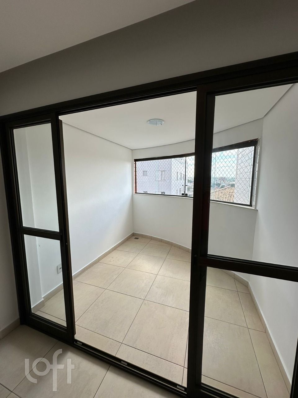 Apartamento à venda com 3 quartos, 81m² - Foto 3