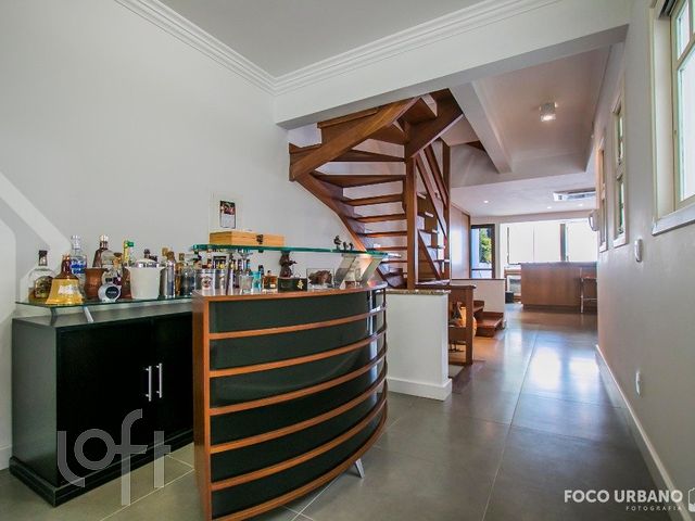 Casa com 455m², 4 dormitórios, 2 suítes, 4 vagas, Chácara das Pedras em Porto Alegre