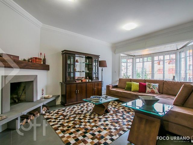 Casa com 455m², 4 dormitórios, 2 suítes, 4 vagas, Chácara das Pedras em Porto Alegre