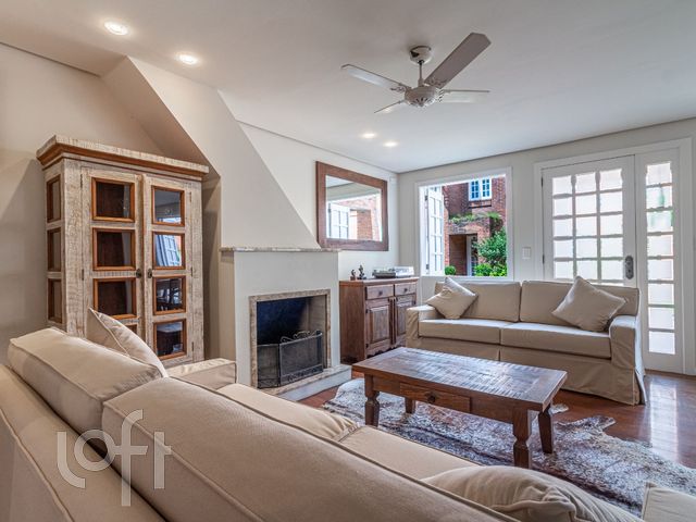 Casa em Condomínio com 193m², 3 dormitórios, 1 suíte, 3 vagas, Chácara das Pedras em Porto Alegre