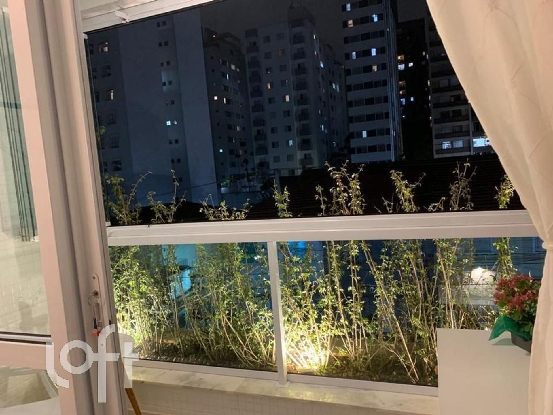 Apartamento à venda com 2 quartos, 64m² - Foto 1