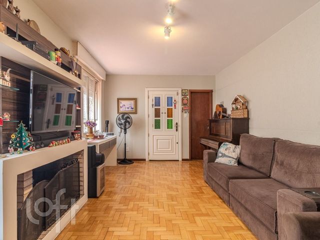 Apartamento com 110m², 3 dormitórios, 1 suíte, 2 vagas, Rio Branco em Porto Alegre