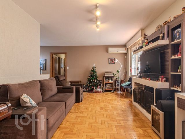 Apartamento com 110m², 3 dormitórios, 1 suíte, 2 vagas, Rio Branco em Porto Alegre