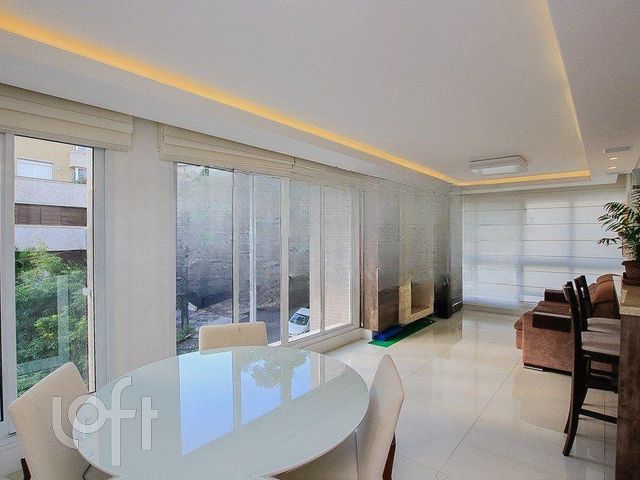 Apartamento com 93m², 2 dormitórios, 2 suítes, 2 vagas, Rio Branco em Porto Alegre