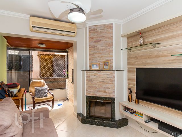 Apartamento com 88m², 3 dormitórios, 1 suíte, 2 vagas, Floresta em Porto Alegre