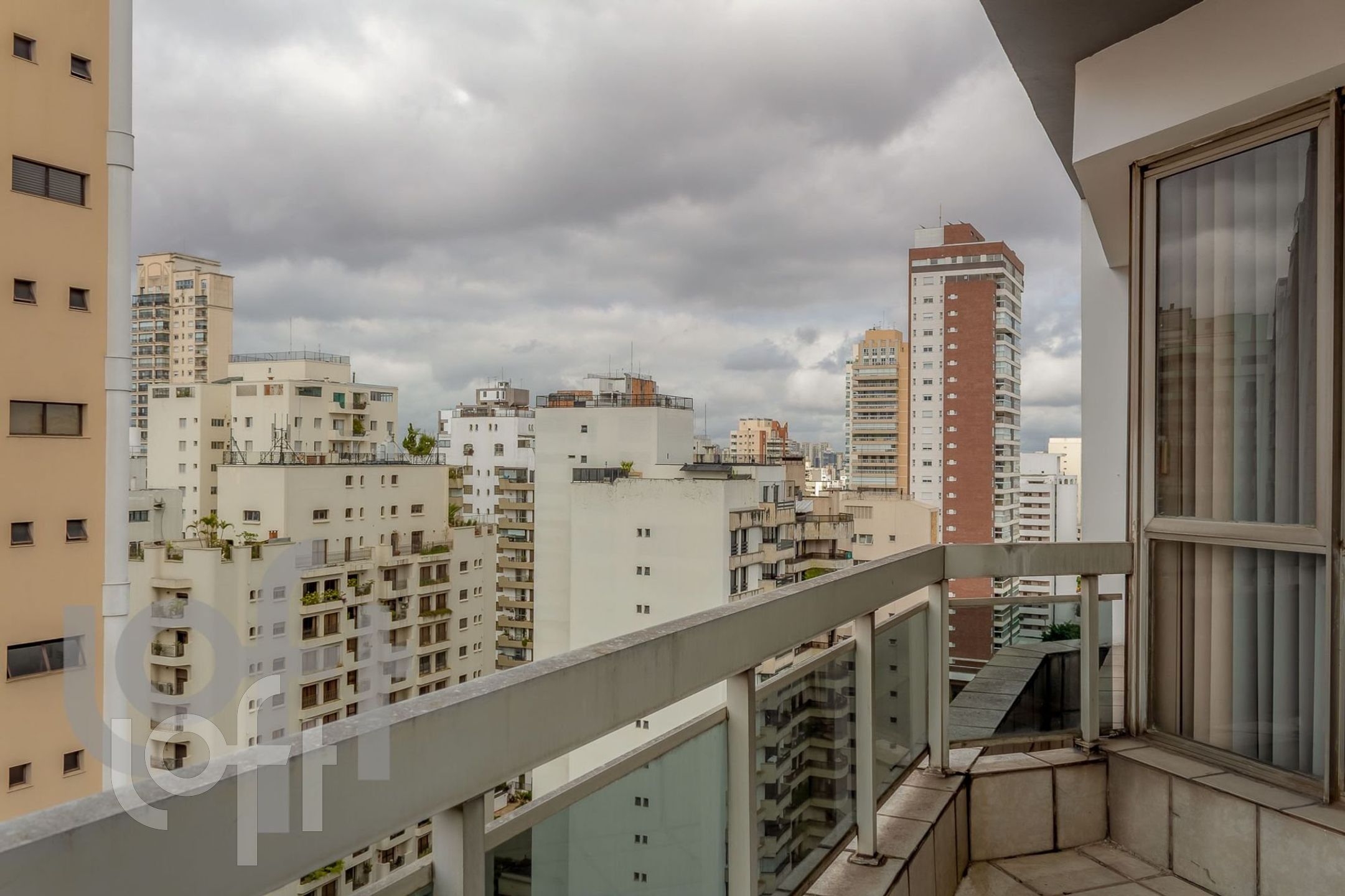 Apartamento à venda com 3 quartos, 242m² - Foto 19