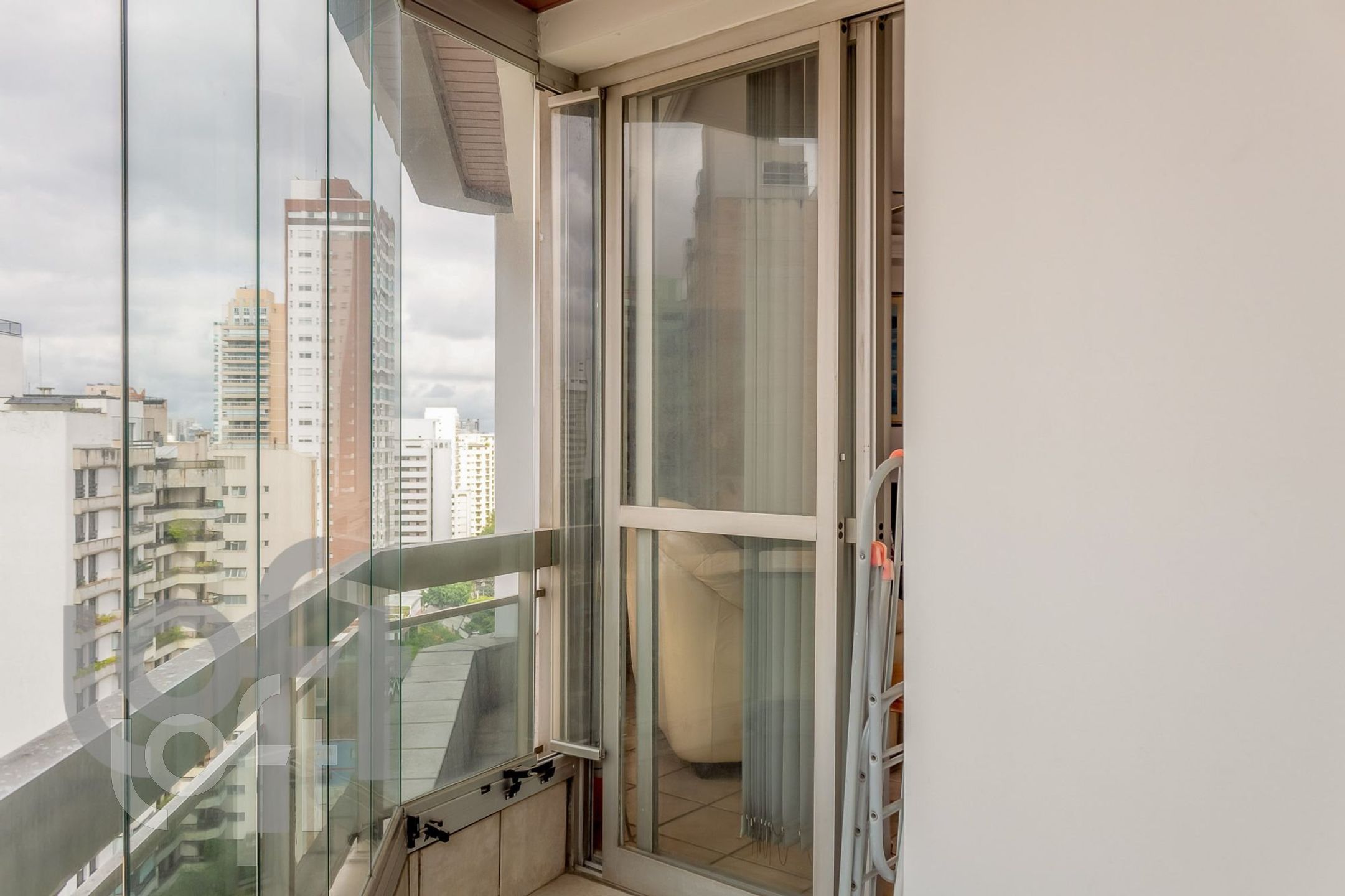 Apartamento à venda com 3 quartos, 242m² - Foto 15