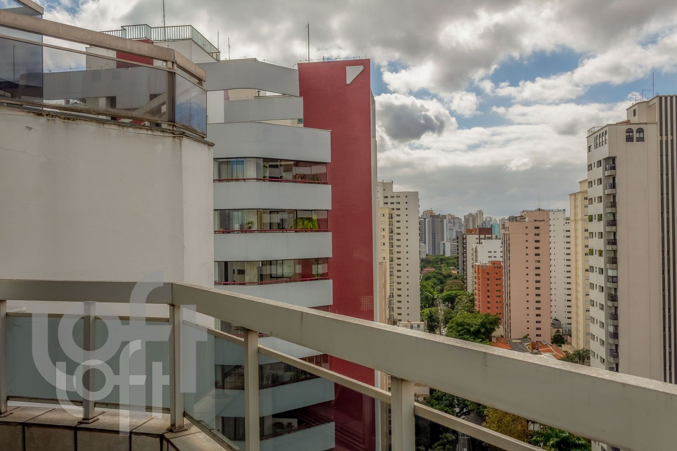 Apartamento à venda com 3 quartos, 242m² - Foto 18