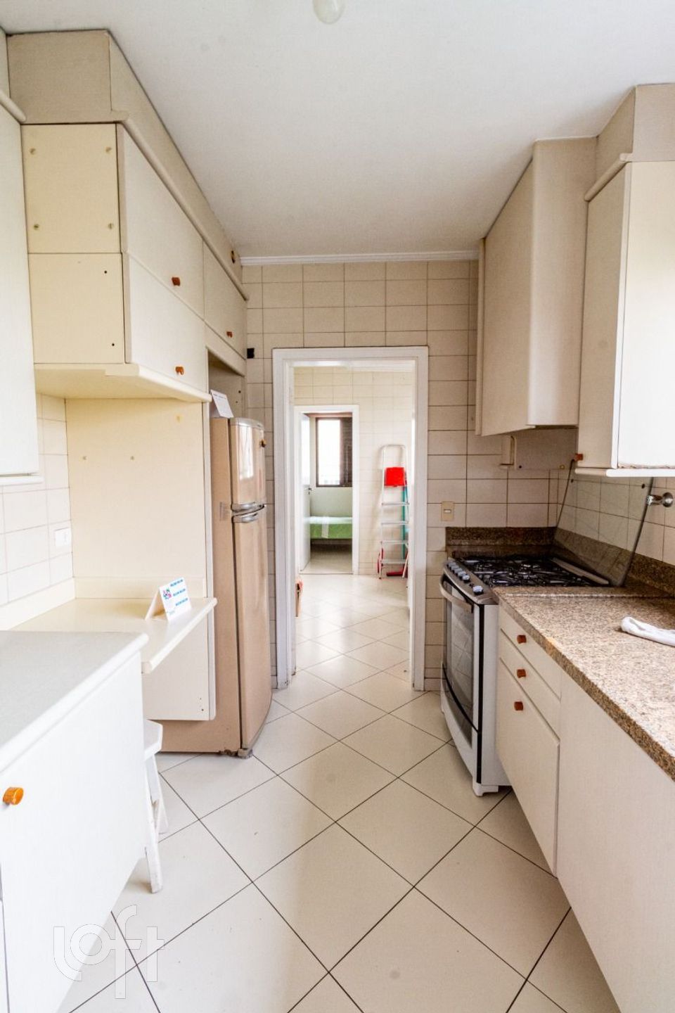 Apartamento à venda com 4 quartos, 215m² - Foto 17