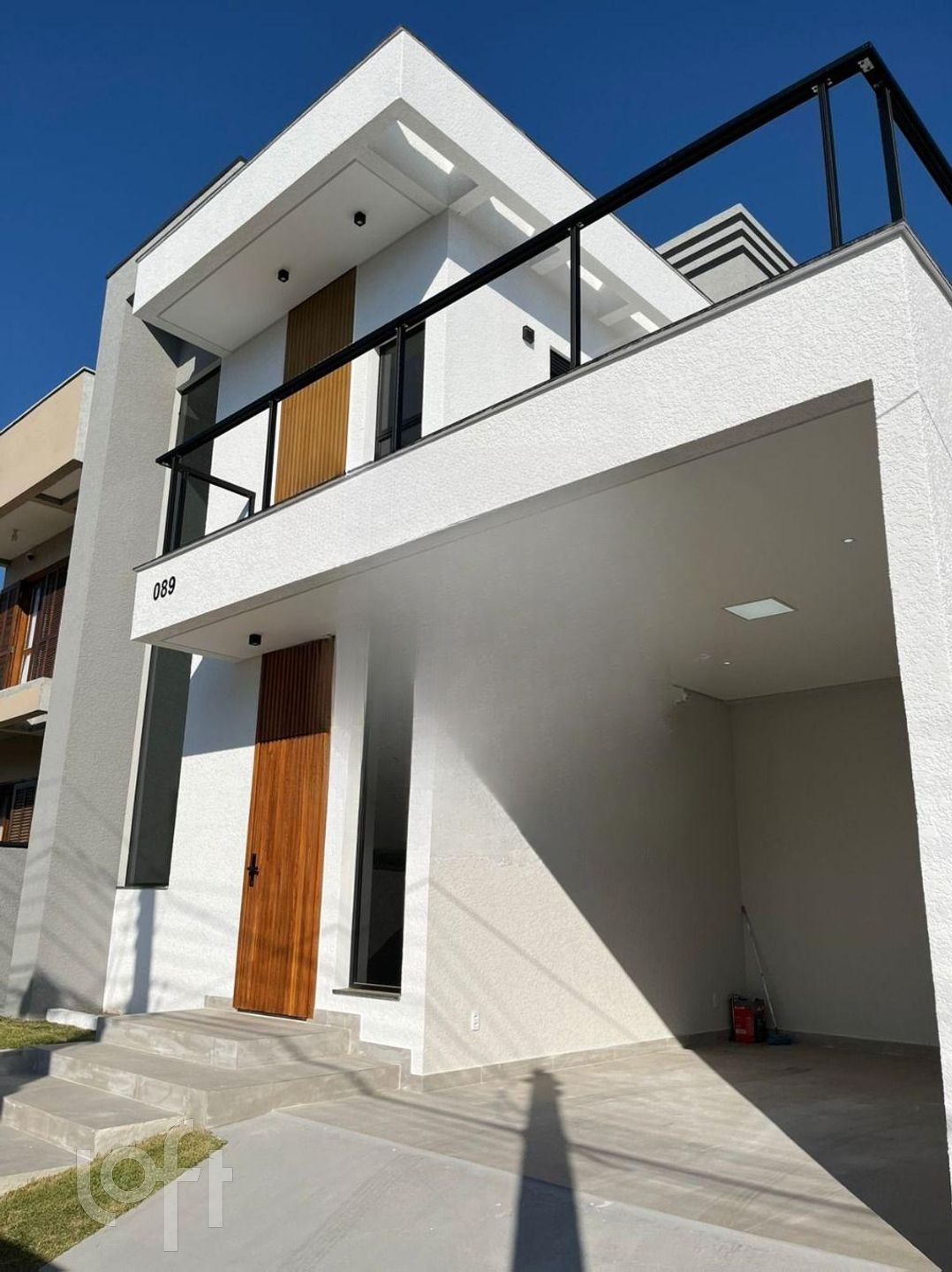 Casa à venda em Ingleses com 148 m², 2 quartos, 2 suítes, 2 vagas