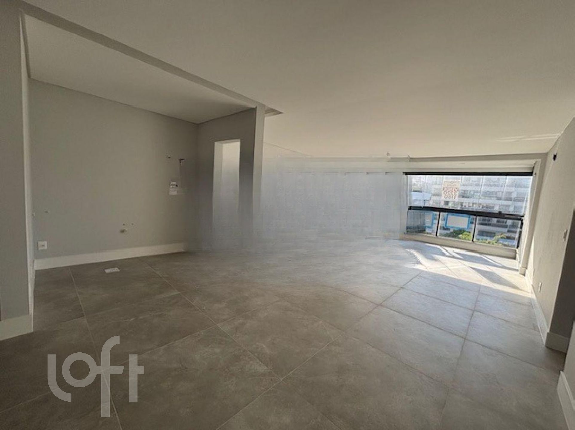 Apartamentos com 153m², 3 quartos, 2 garagens, no bairro Jurere Leste em Florianópolis