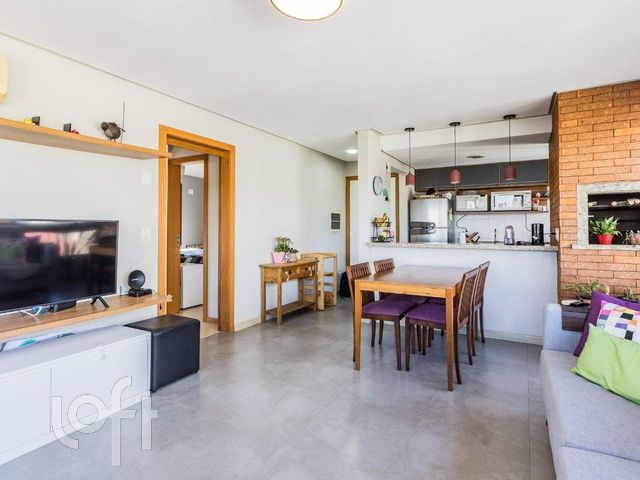 Apartamento com 72m², 2 dormitórios, 1 suíte, 2 vagas, Petrópolis em Porto Alegre