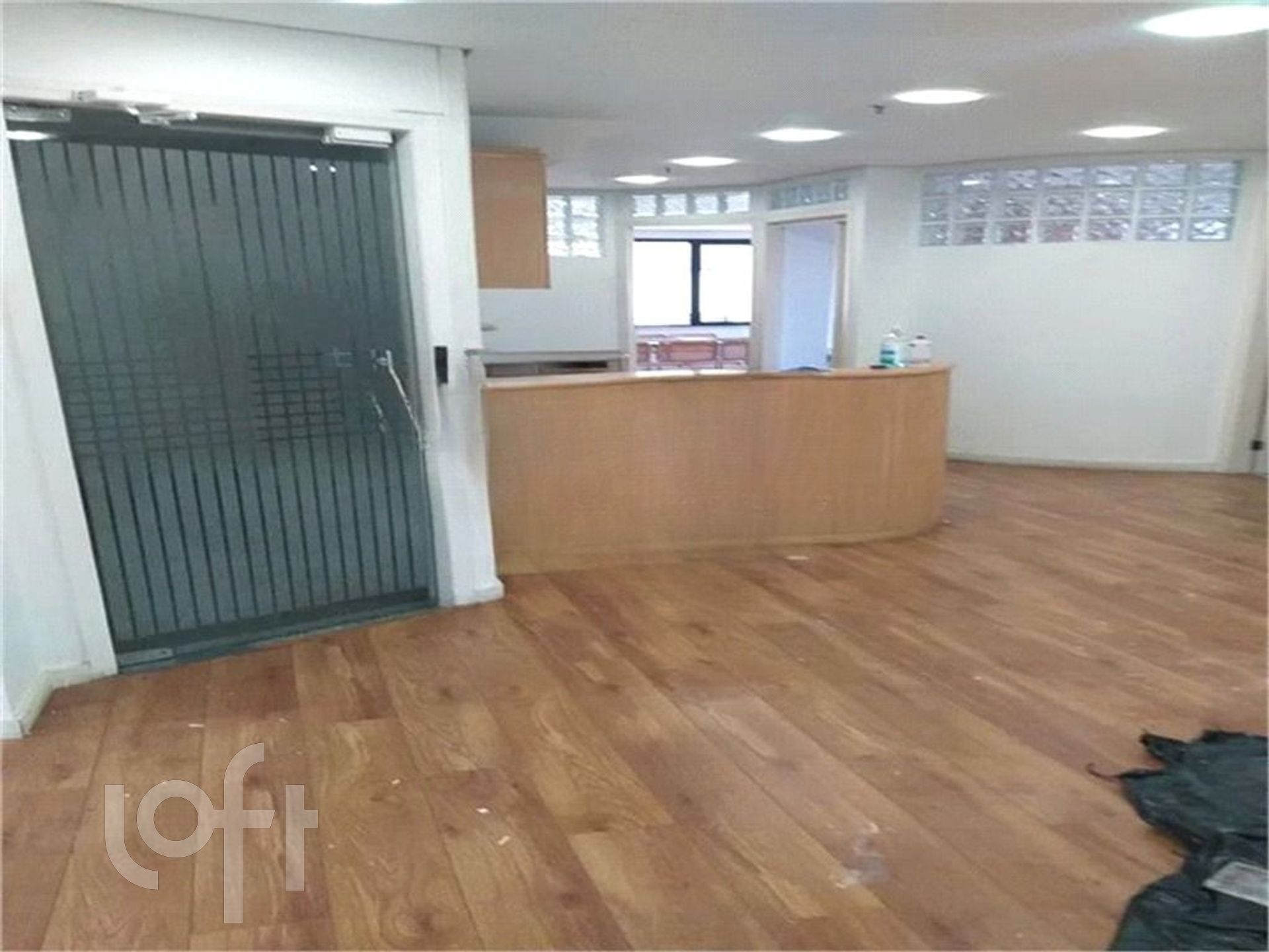 Apartamento à venda com 1 quarto, 30m² - Foto 2