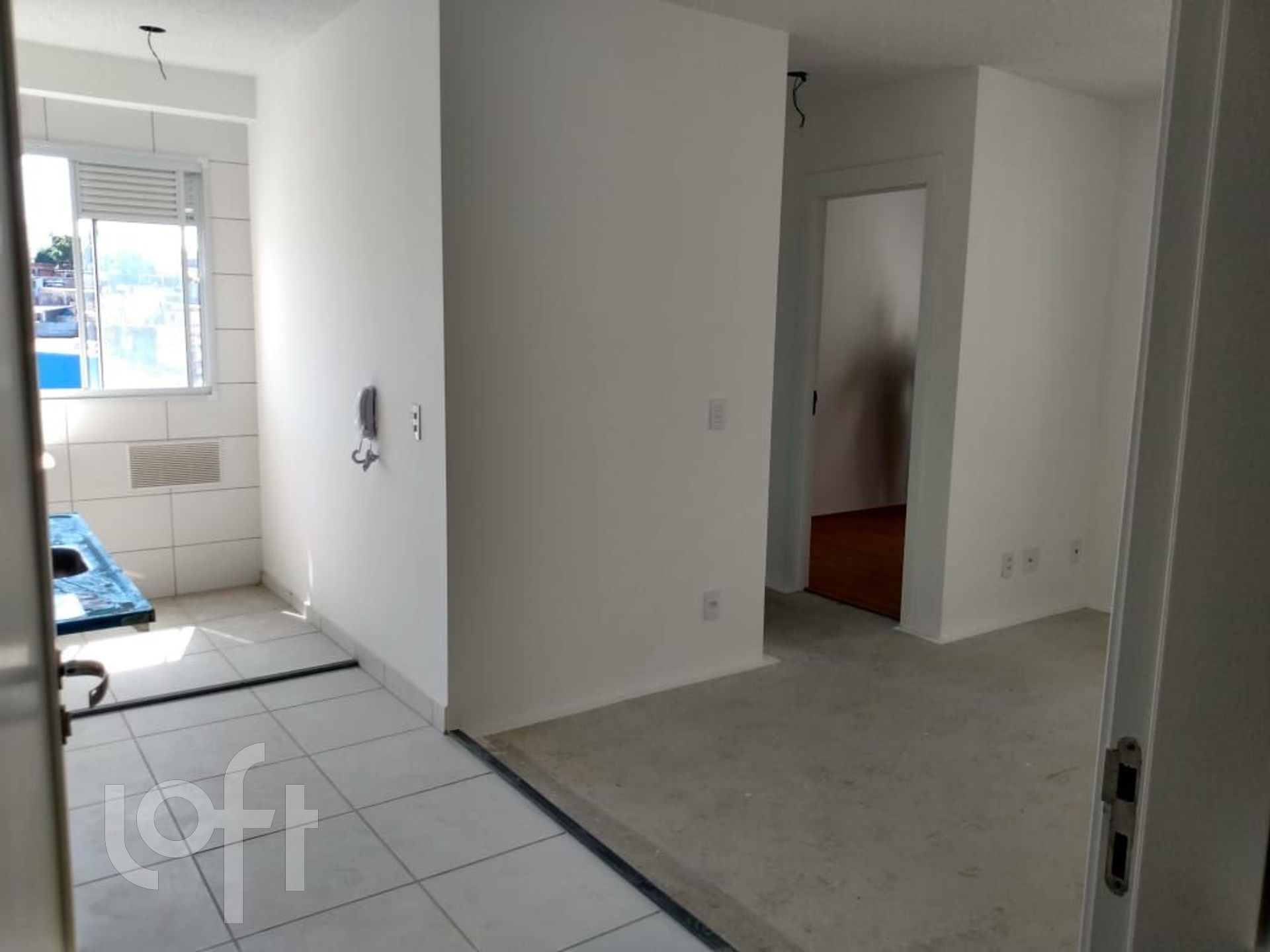 Apartamento à venda com 2 quartos, 41m² - Foto 2