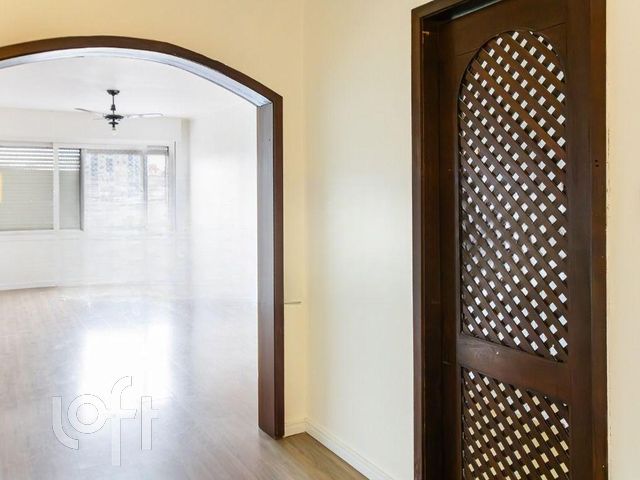 Apartamento com 70m², 2 dormitórios, 1 vaga, Floresta em Porto Alegre