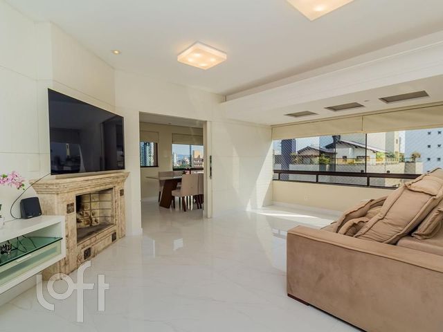 Apartamento com 303m², 4 dormitórios, 3 suítes, 3 vagas, Petrópolis em Porto Alegre