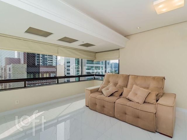 Apartamento com 303m², 4 dormitórios, 3 suítes, 3 vagas, Petrópolis em Porto Alegre