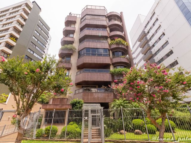Apartamento com 304m², 3 dormitórios, 3 suítes, 4 vagas, Bela Vista em Porto Alegre