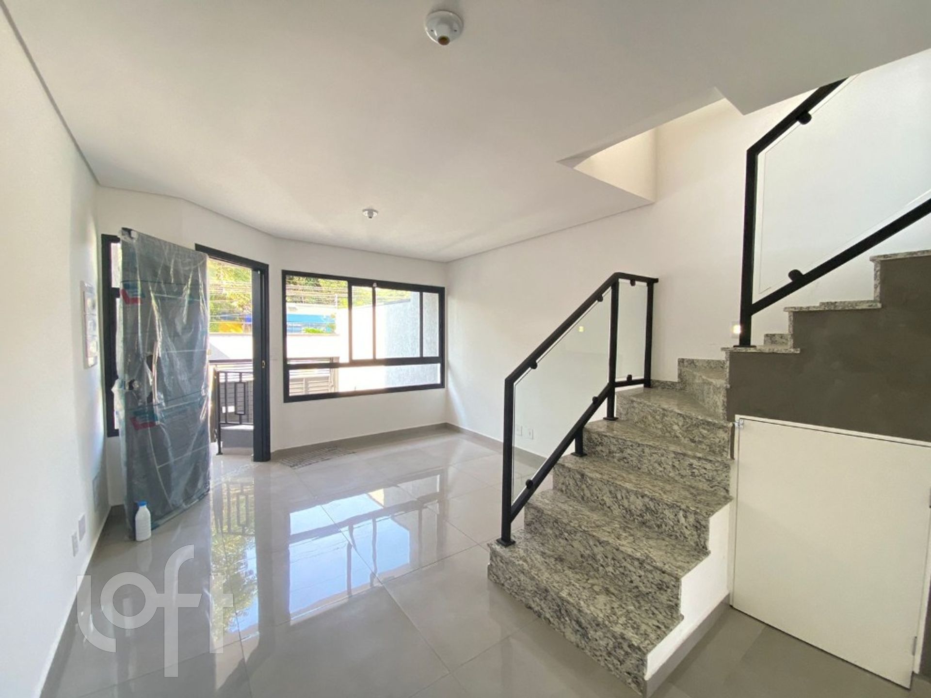 Casa à venda com 3 quartos, 175m² - Foto 1