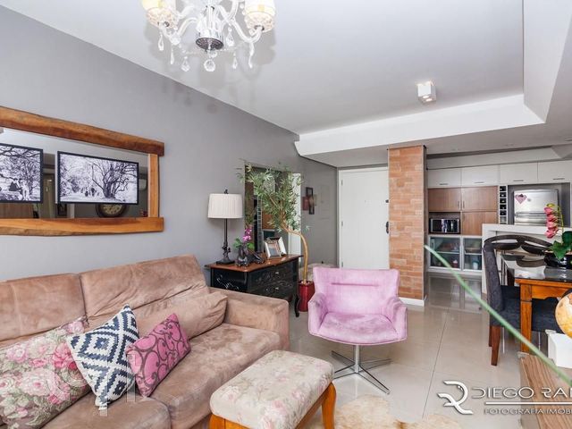 Apartamento com 73m², 2 dormitórios, 1 vaga, Independência em Porto Alegre