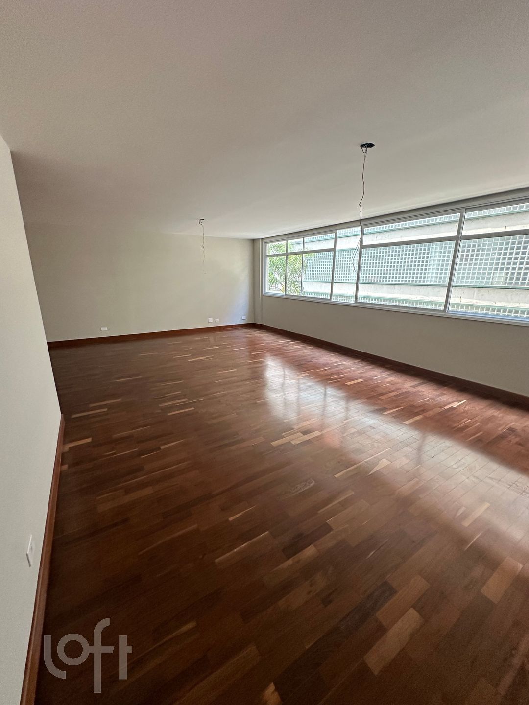 Apartamento à venda com 4 quartos, 202m² - Foto 2