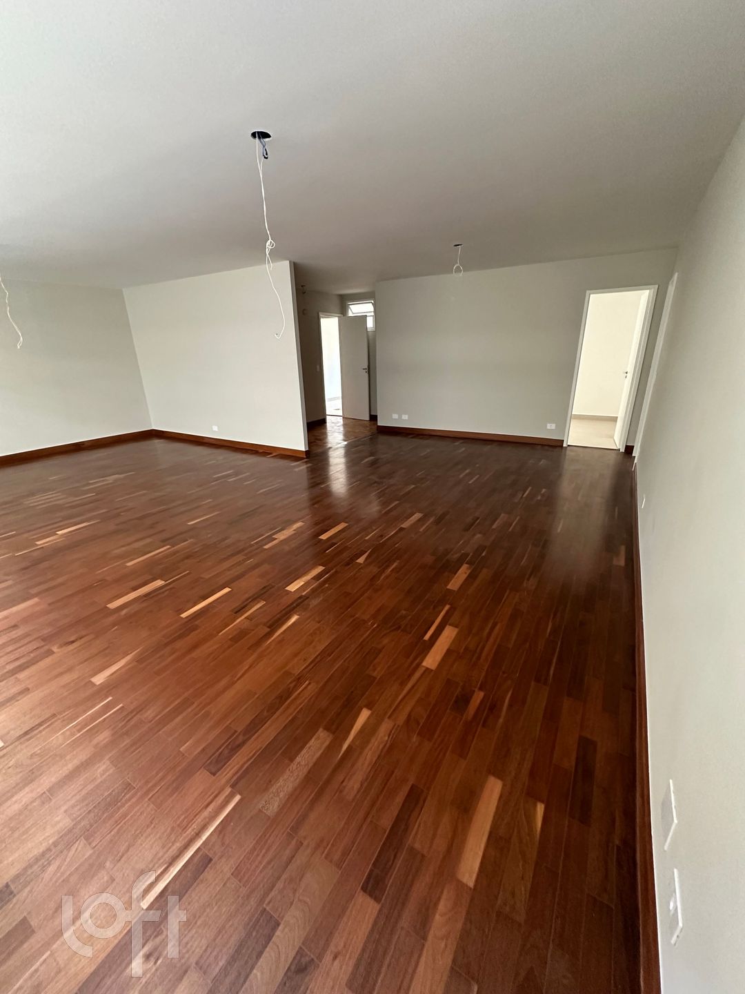 Apartamento à venda com 4 quartos, 202m² - Foto 3