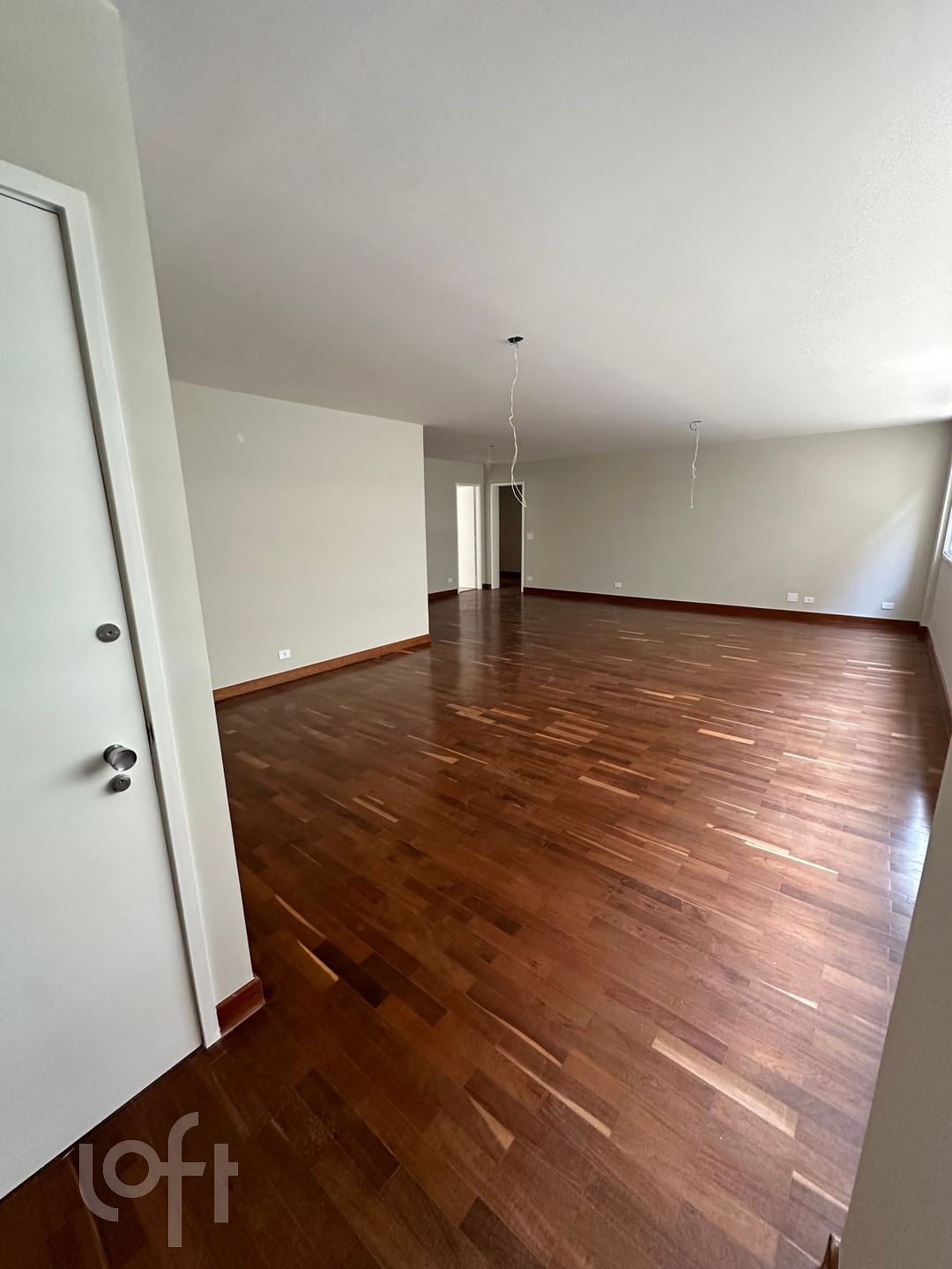 Apartamento à venda com 4 quartos, 202m² - Foto 4