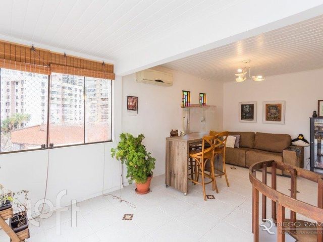 Apartamento com 153m², 4 dormitórios, 2 suítes, 1 vaga, Floresta em Porto Alegre